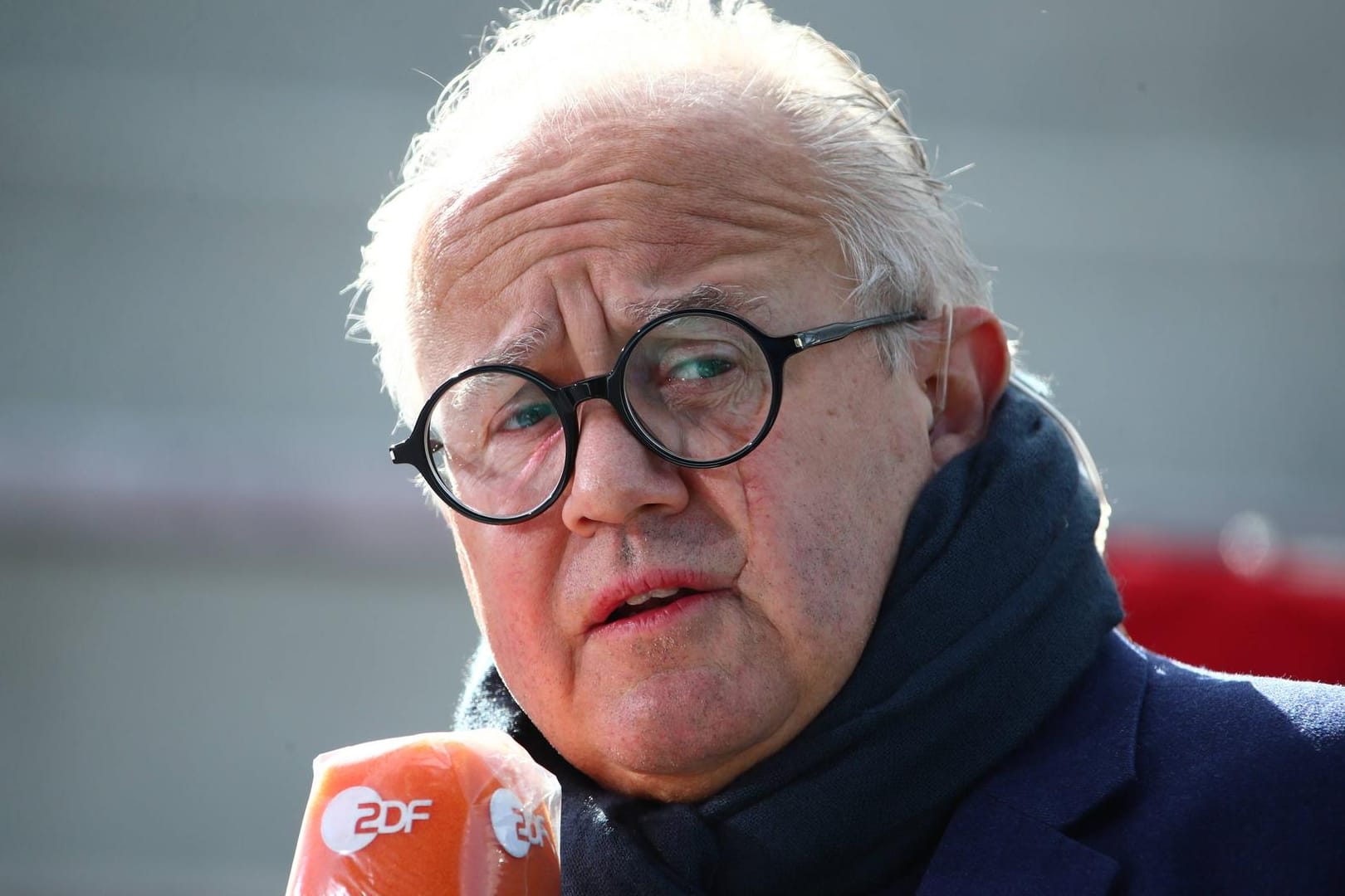 DFB-Praesident Fritz Keller bei eine Interview. Landes- und Regionalverbände üben an ihm angeblich massive Kritik.