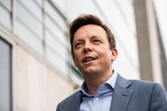 Der saarländische Regierungschef Tobias Hans kritisiert die Pläne zur Bundes-Notbremse als zu unflexibel.