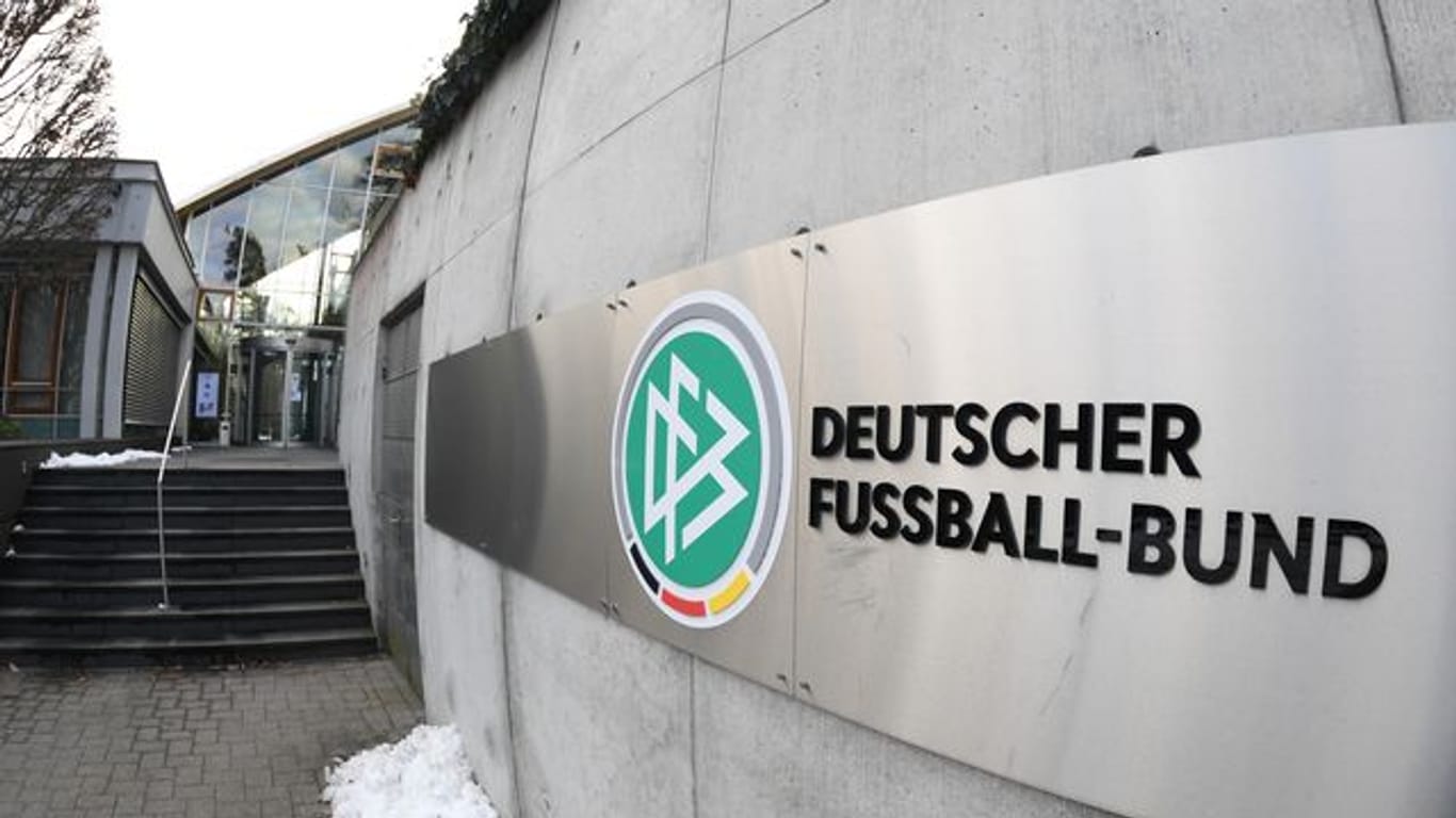 Die Landes- und Regionalverbände kritisieren den DFB.