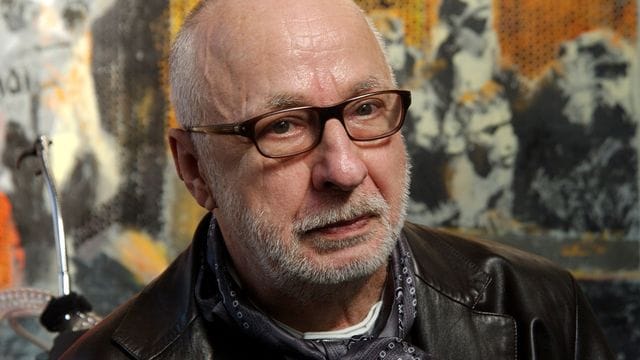 Der Künstler Jörg Immendorff in seinem Atelier. Der Künstler Jörg Immendorff in seinem Atelier.