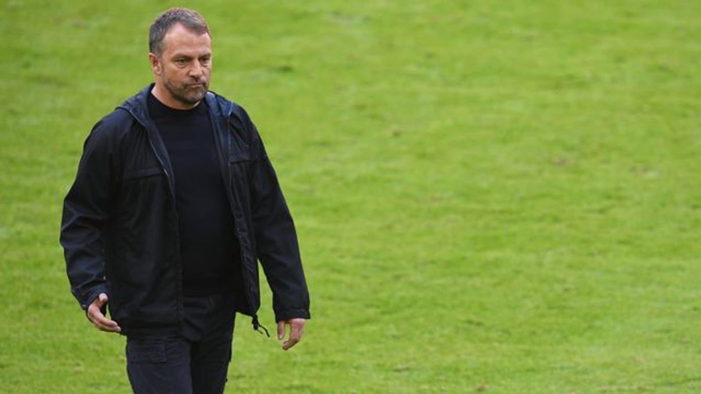 FCB-Trainer Hansi Flick kann im Auswärtsspiel in Wolfsburg auf eine Vielzahl von Stammkräften nicht zurückgreifen.