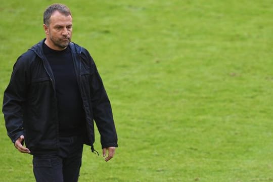 FCB-Trainer Hansi Flick kann im Auswärtsspiel in Wolfsburg auf eine Vielzahl von Stammkräften nicht zurückgreifen.