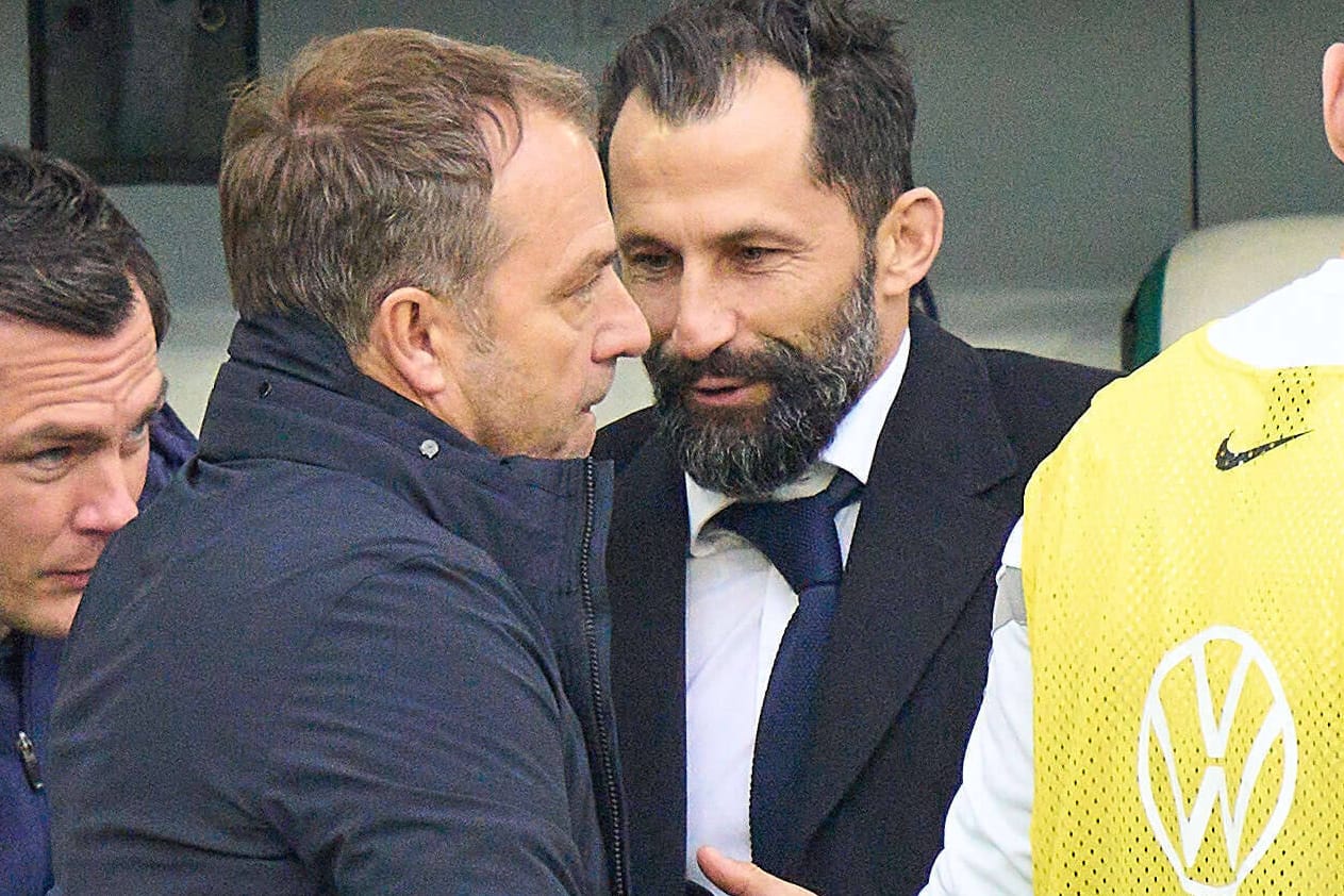 Trainer Hansi Flick (l.) und Sportvorstand Hasan Salihamidzic werden sicherlich keine Freunde mehr. Ihr Dauerzoff gipfelt darin, dass Flick um die Auflösung seines Vertrages bat.