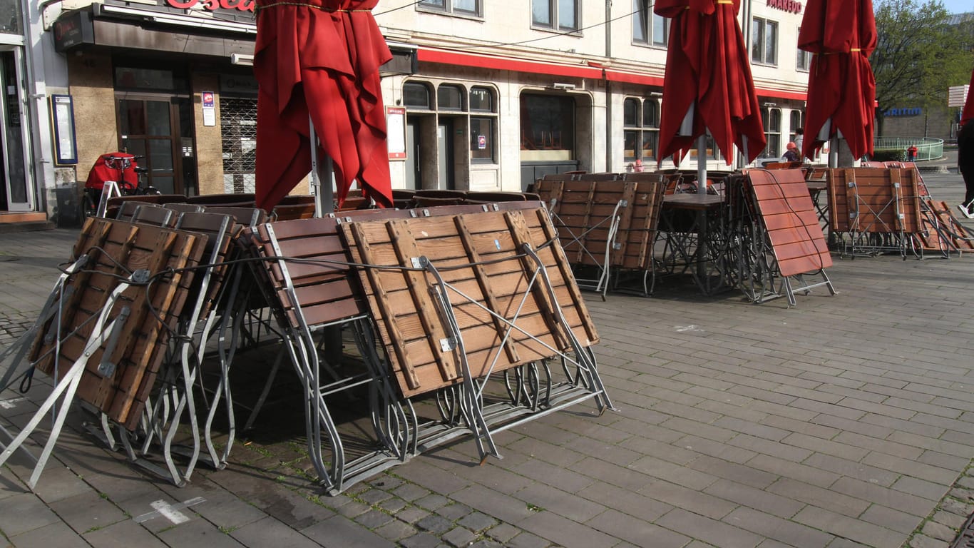 Geschlossene Lokale in Köln (Symbolbild): Die Corona-Hilfen sollten unter anderem Gastronomen durch die Krise helfen.