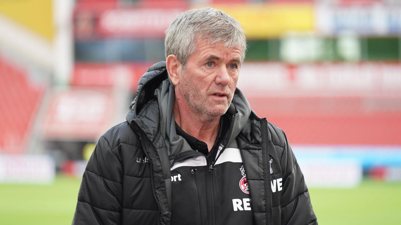 Friedhelm Funkel: Der Trainer des 1.FC Köln löste mit einer Äußerung Aufregung im Netz aus.
