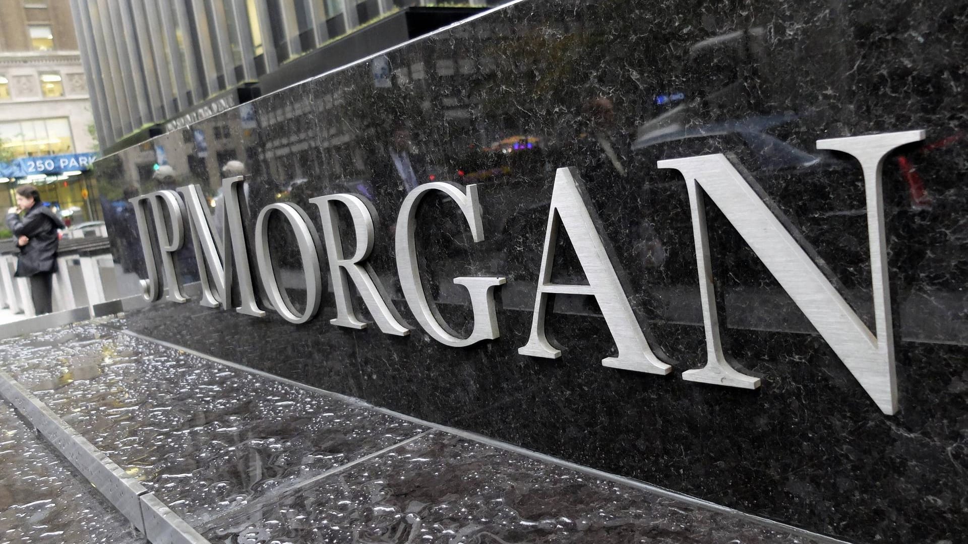 Logo von JP Morgan (Archivbild): Die US-Investmentbank finanziert die geplante "Super League".