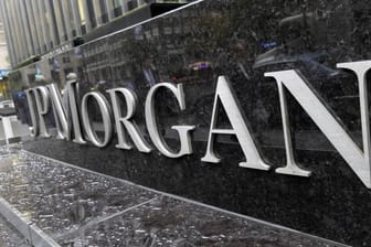 Logo von JP Morgan (Archivbild): Die US-Investmentbank finanziert die geplante "Super League".