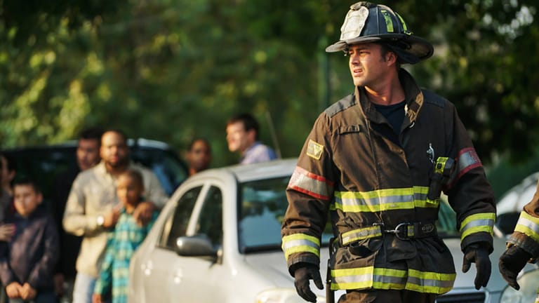 Taylor Kinney: Seit 2012 spielt er eine der Hauptrollen in der US-Serie "Chicago Fire", die aktuell bei Sky zu sehen ist.