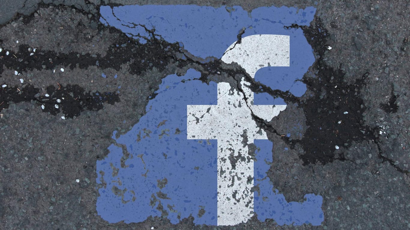 Ein rissiges Facebook-Symbol: In Irland wollen Verbraucherschützer Facebook mit einer Sammelklage verklagen