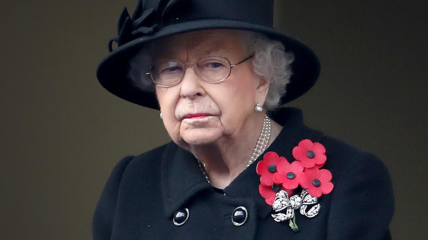 Queen Elizabeth II.: Einer ihrer langjährigen Mitarbeiter ist kurz nach ihrem Ehemann verstorben.