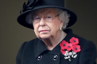 Queen Elizabeth II.: Einer ihrer langjährigen Mitarbeiter ist kurz nach ihrem Ehemann verstorben.