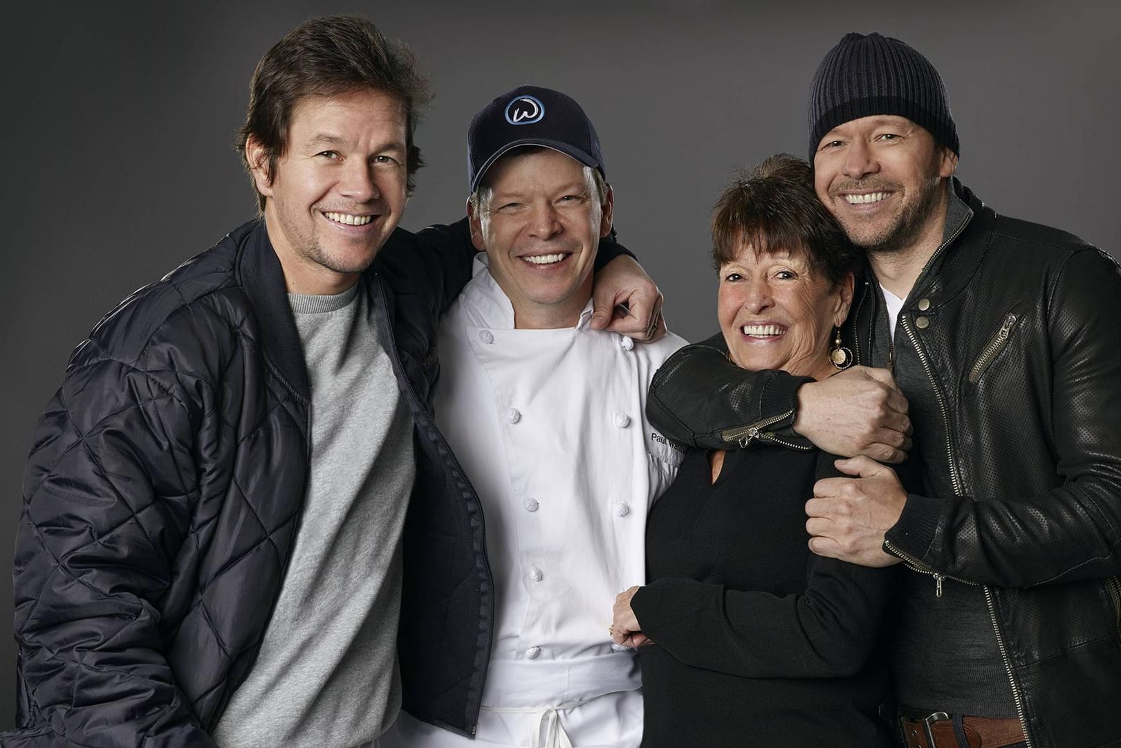 Die Wahlbergs (v.l.): Mark, Paul, Alma und Donnie Wahlberg.