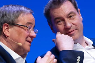 Armin Laschet (l.) und Markus Söder: Von der Linken kommt deutliche Kritik an der Entscheidung zur Kanzlerkandidatur in der Union.