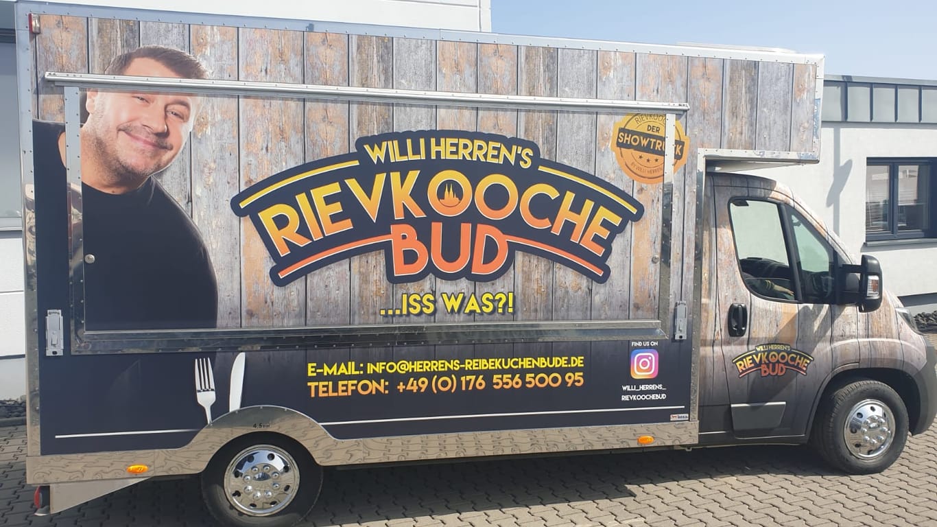 Der Rievkooche Bud: Mit diesem Foodtruck wollte Willi Herren viele Reibekuchen in Köln verkaufen.