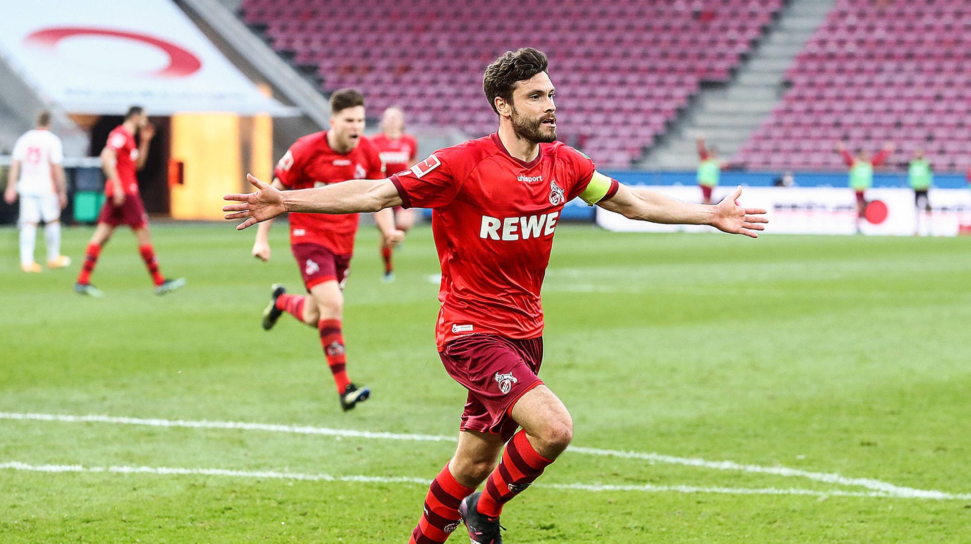 Jonas Hector jubelt: Dem 1. FC Köln gelang ein wichtiger Sieg.