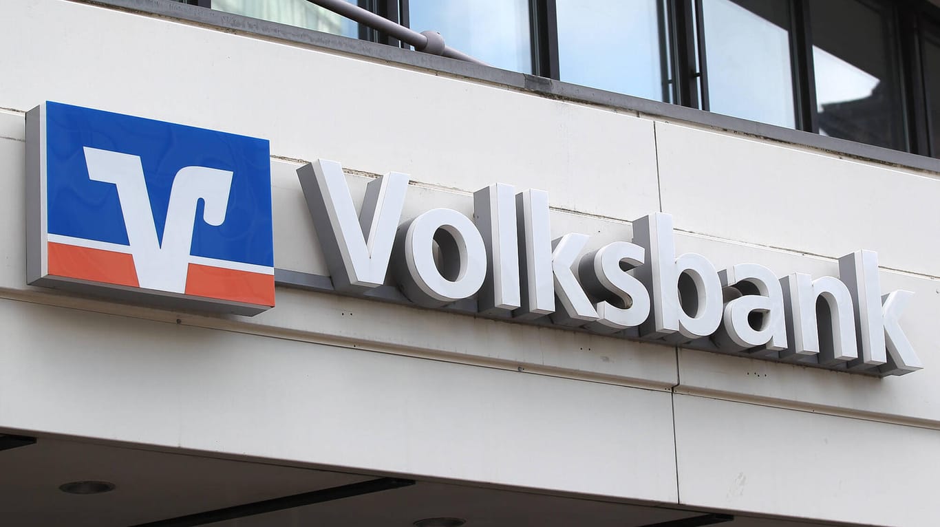 Volksbank-Logo (Symbolbild): Rückwirkend zum 1. Januar gehört die VR-Bank in Alzenau zur Frankfurter Volksbank.