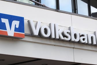 Volksbank-Logo (Symbolbild): Rückwirkend zum 1. Januar gehört die VR-Bank in Alzenau zur Frankfurter Volksbank.