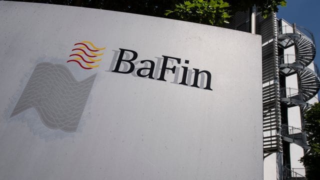 Die Finanzaufsicht Bafin hält derzeit rund 40 der mehr als 130 Pensionskassen und rund 20 von 80 Lebensversicherern unter verschärfter Beobachtung. Die Finanzaufsicht Bafin hält derzeit rund 40 der mehr als 130 Pensionskassen und rund 20 von 80 Lebensversicherern unter verschärfter Beobachtung.
