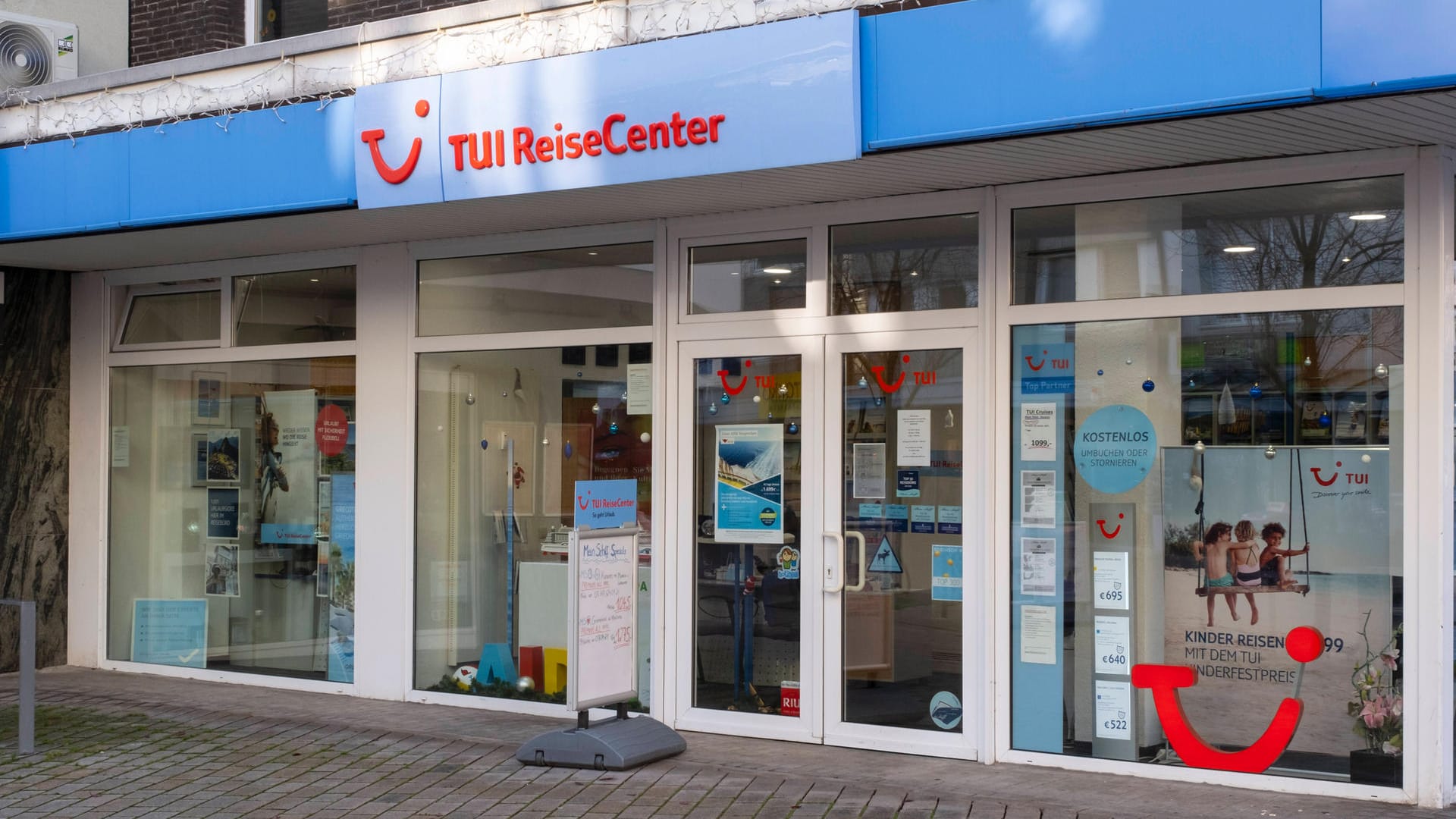 Tui: Die neue Pauschale wird in den über 400 eigenen Reisebürofilialen von Tui erhoben.