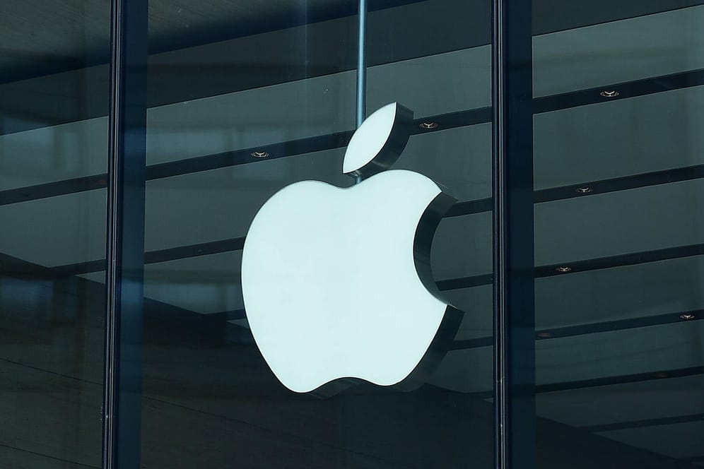Das Logo von Apple (Symbolbild): Das Unternehmen ist im Visier von Erpressern.
