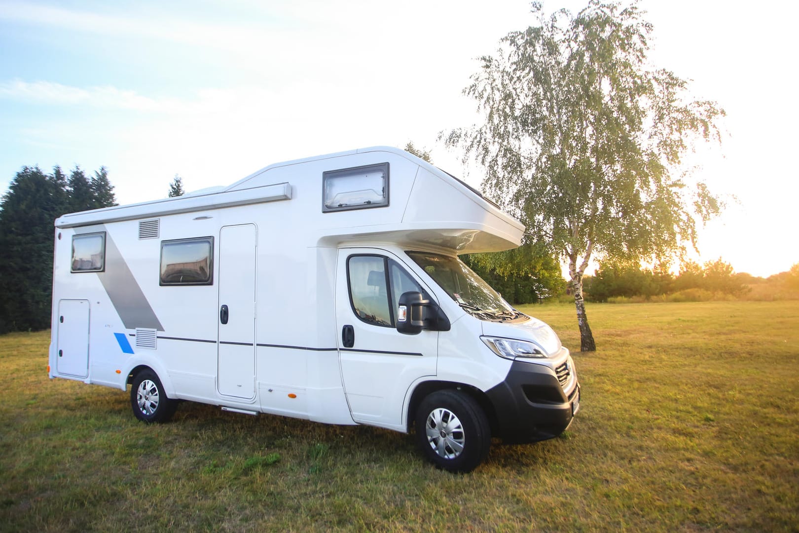 Wohnmobil: Mit einem rollenden Feriendomizil ist man flexibel und bleibt im Urlaub unter sich.