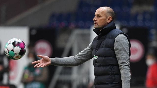 Ist mit Augsburg gegen Köln gefordert: FCA-Coach Heiko Herrlich.