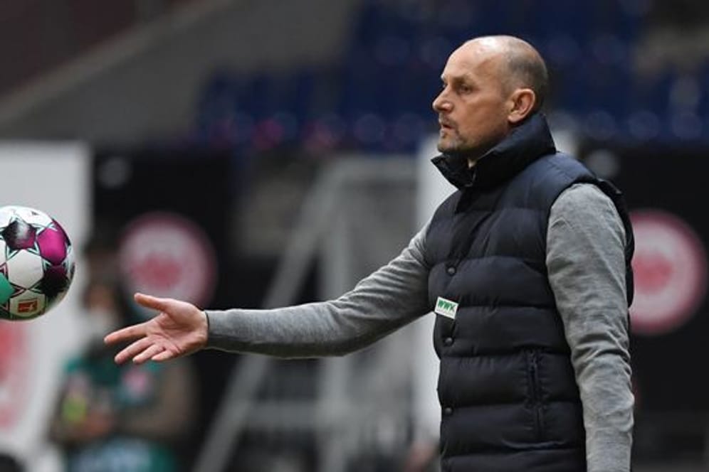 Ist mit Augsburg gegen Köln gefordert: FCA-Coach Heiko Herrlich.