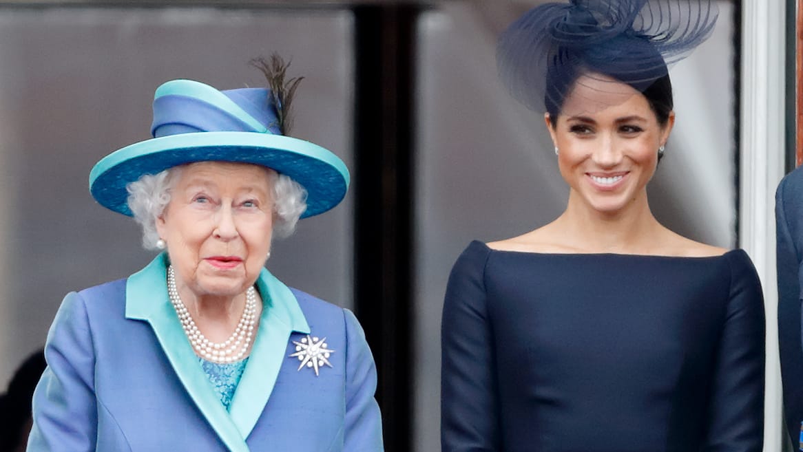 Queen Elizabeth II. und Herzogin Meghan: Die beiden sollen in Kontakt getreten sein. Queen Elizabeth II. und Herzogin Meghan: Die beiden sollen in Kontakt getreten sein.