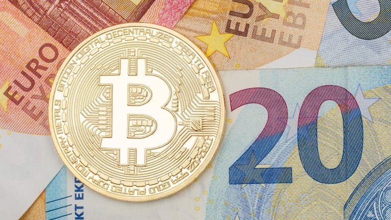 Digitalwährung Bitcoin: Am Freitag erstmals wieder unter der 50.000 Dollar Marke.