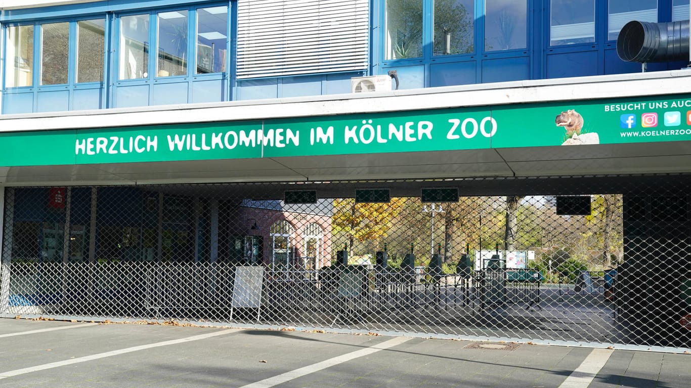 Verschlossene Tore in Köln: Seit 12. April ist der Zoo wieder geschlossen – und das bleibt vorerst auch so.