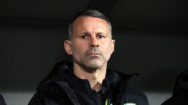 Nationaltrainer Ryan Giggs wird das walisische Team nicht bei der Fußball-Europameisterschaft betreuen. Nationaltrainer Ryan Giggs wird das walisische Team nicht bei der Fußball-Europameisterschaft betreuen.