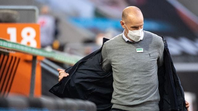 Augsburgs Trainer Heiko Herrlich steht nach der Niederlage gegen Köln vor dem Aus.