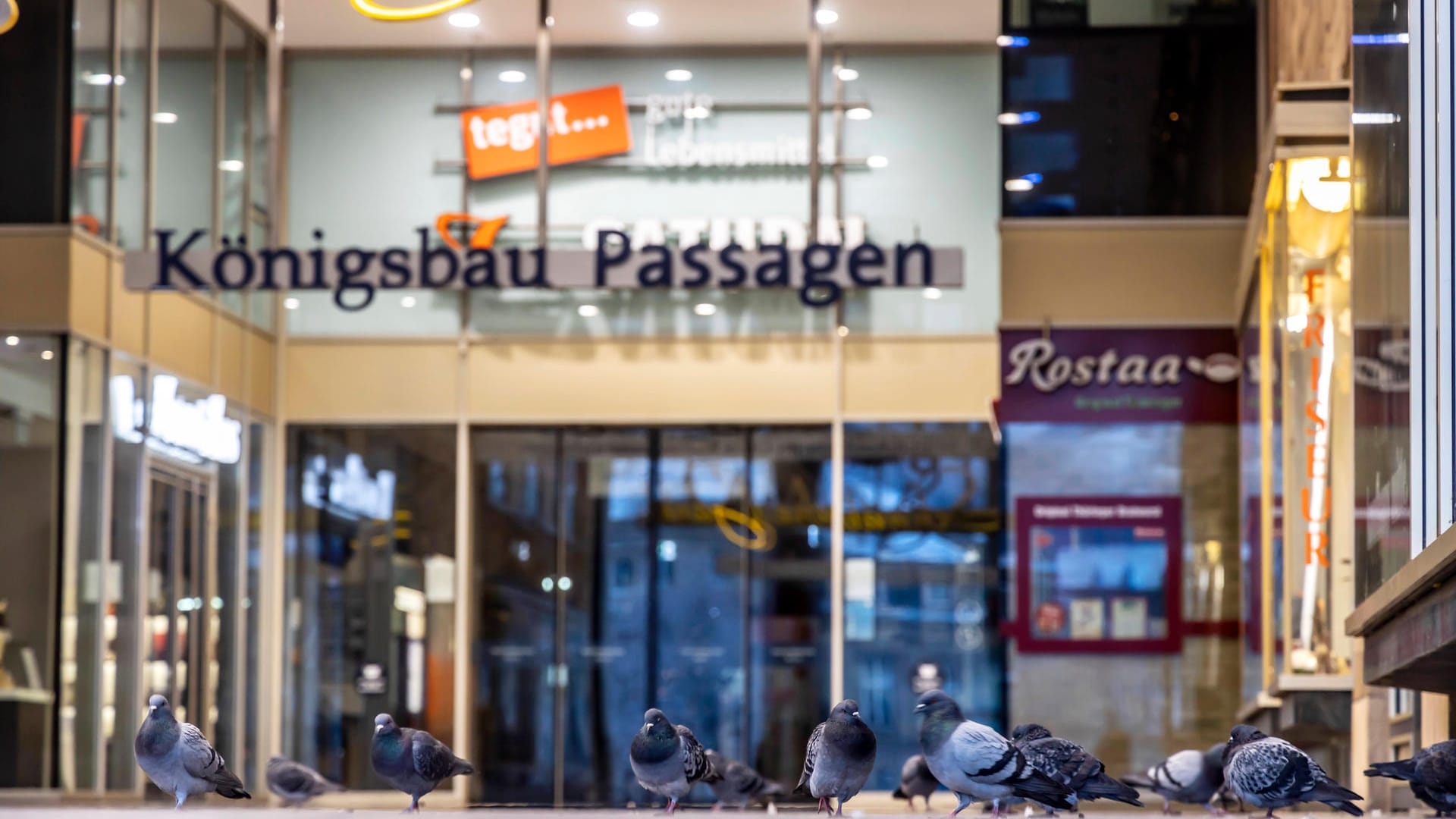 Die Königsbau Passagen in Stuttgart (Symbolbild): Eine 13-Jährige soll hier unsittlich berührt worden sein. Die Königsbau Passagen in Stuttgart (Symbolbild): Eine 13-Jährige soll hier unsittlich berührt worden sein.
