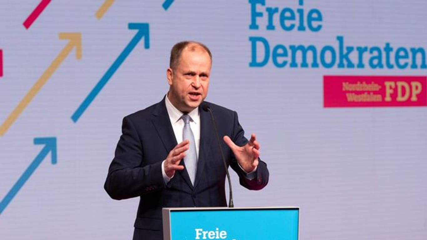 Joachim Stamp: Der vorsitzende der FDP in Nordrhein-Westfalen sieht Ausgangsbeschränkungen nicht als die Lösung gegen Corona.