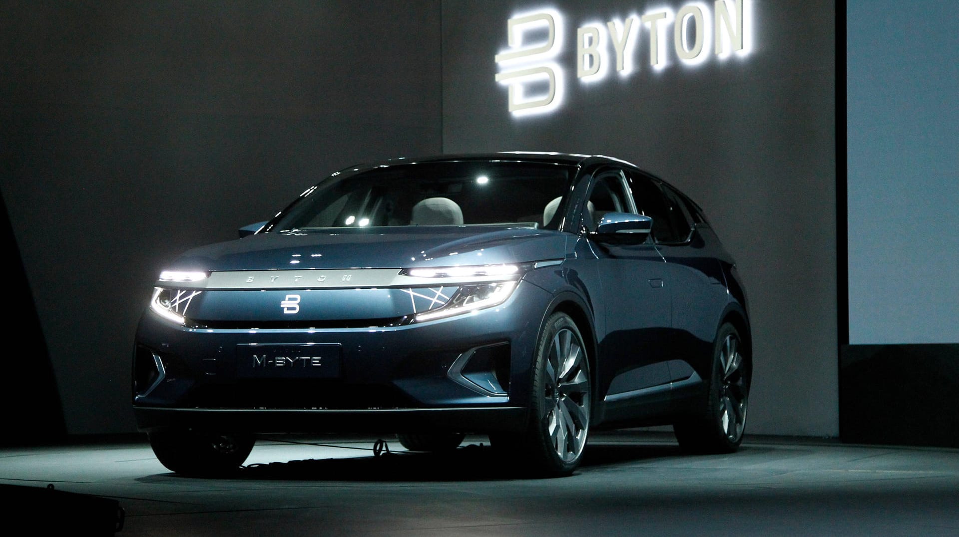 Byton stellt sein Model M-Byte auf der CES in Las Vegas vor: Die Automarke aus China wollte eigentlich 2021 hochwertige E-Autos auf den europäischen Markt bringen. Diese Pläne liegen nun auf Eis.