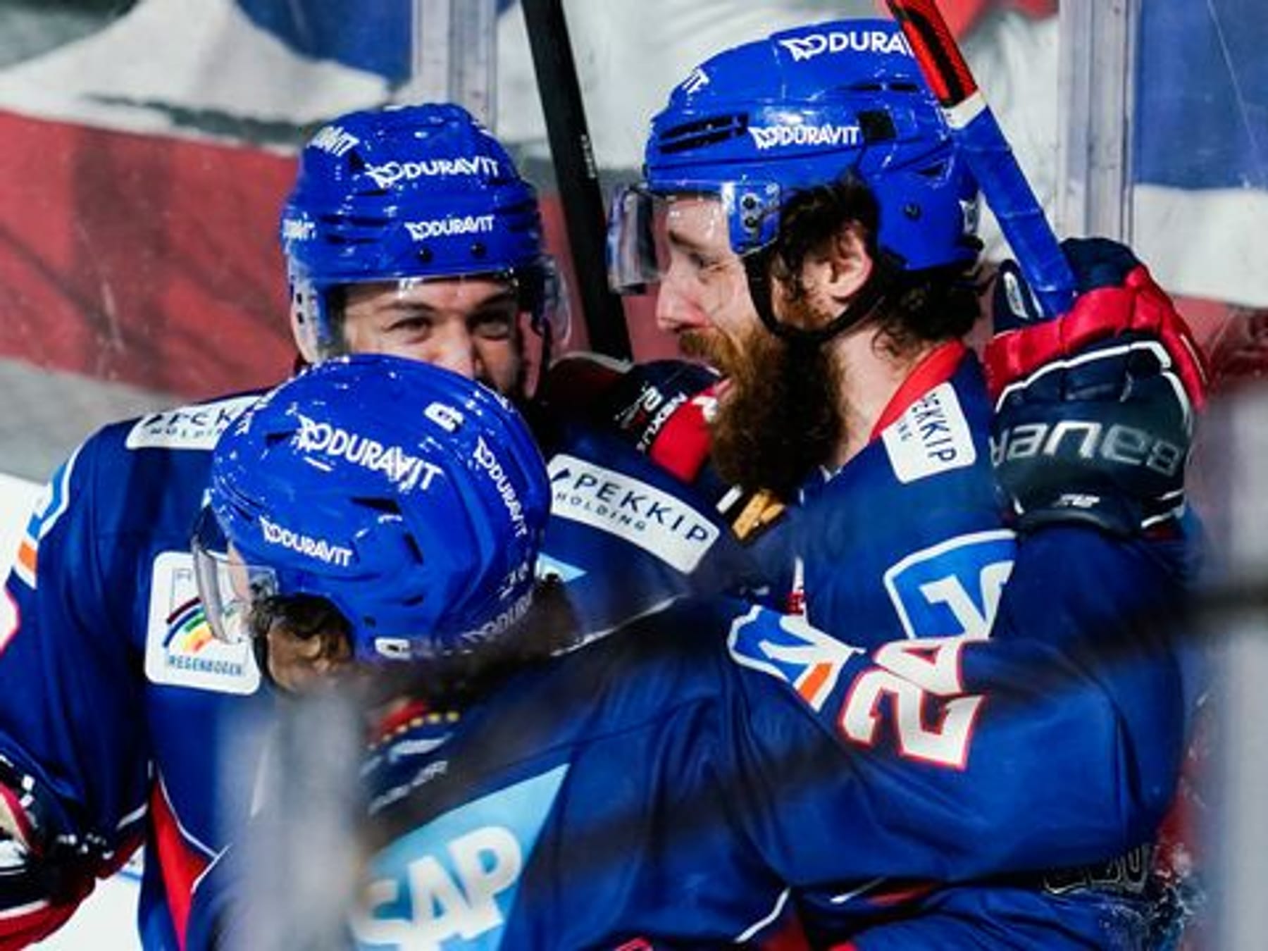 Deutsche Eishockey Liga Adler Mannheim zittern sich ins DEL-Halbfinale