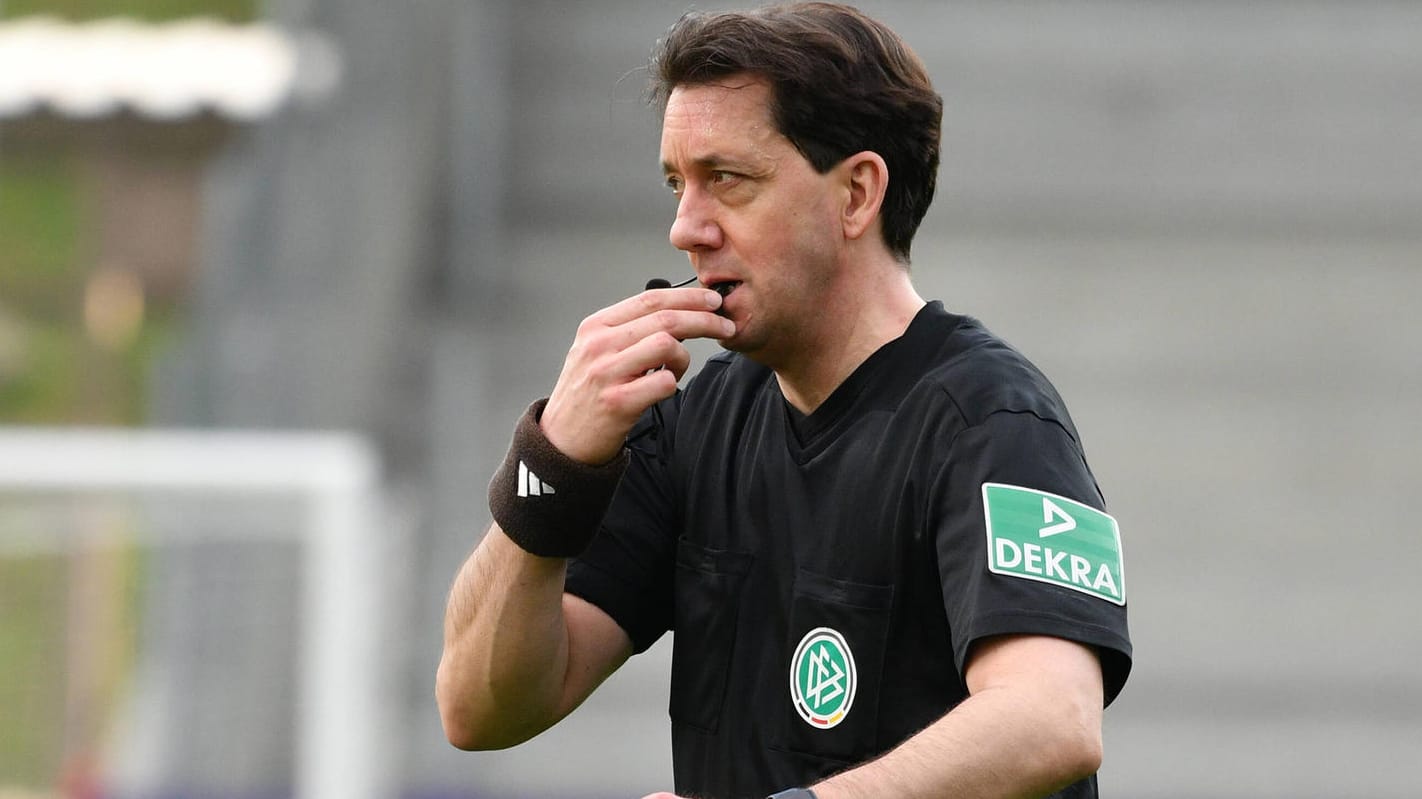 Manuel Gräfe: Der Schiedsrichter hat die Altersgrenze erreicht und darf künftig nicht mehr in der Bundesliga pfeifen.