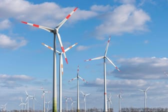 Windpark in Sachsen-Anhalt: Scholz will die EEG-Umlage als Kanzler streichen – dadurch soll der Strom günstiger werden