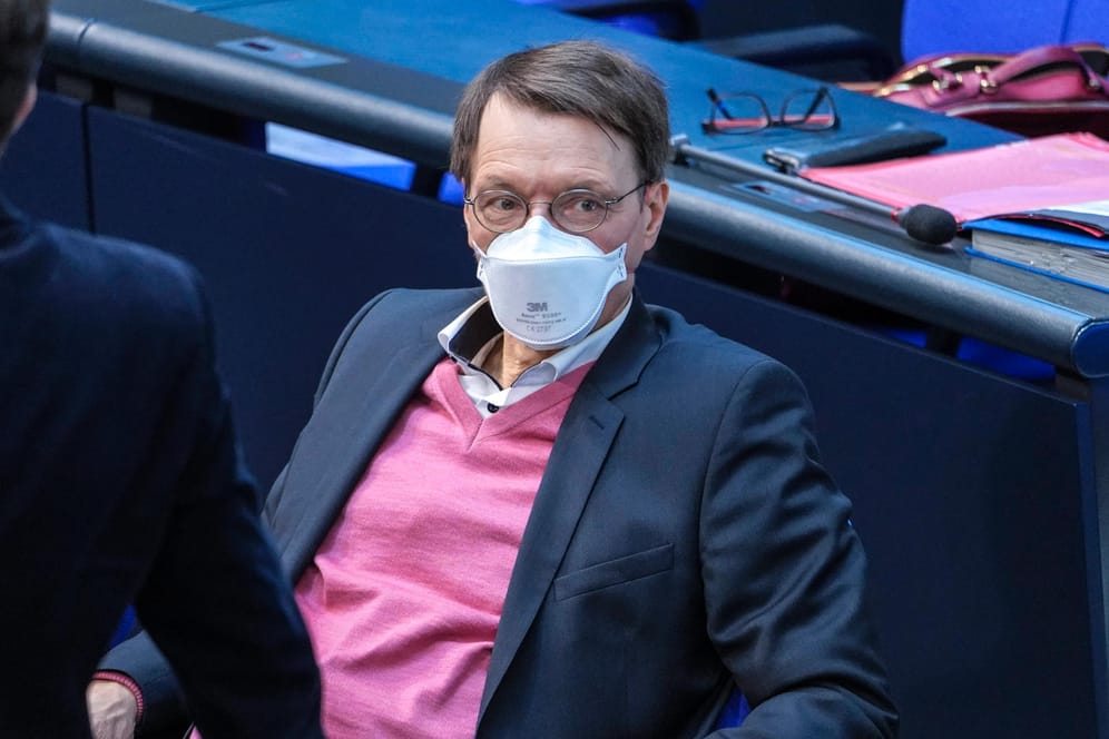 Karl Lauterbach im Bundestag (Archivbild): Der SPD-Gesundheitsexperte hat sich zur Aktion "Allesdichtmachen" geäußert.