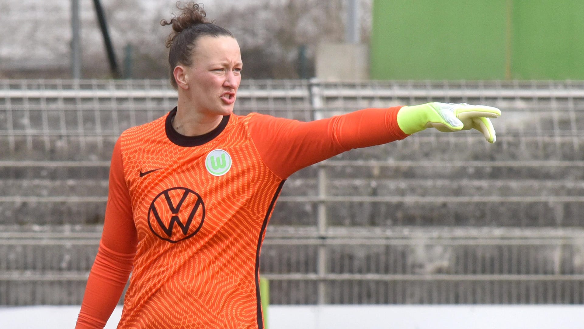 Almuth Schult: Die Nationaltorhüterin gibt ihr Bundesliga-Comeback. Almuth Schult: Die Nationaltorhüterin gibt ihr Bundesliga-Comeback.