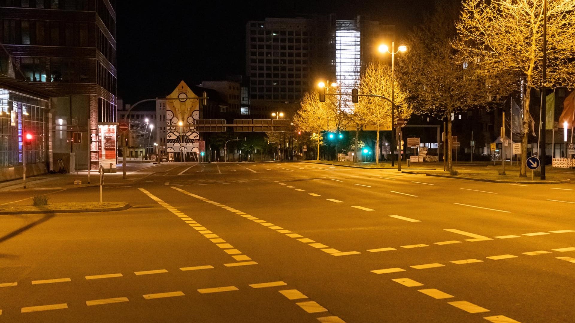 Der Wall ist wie leergefegt: Normalerweise ist der Dortmunder Wallring ein beliebter Treffpunkt für die Tunerszene der Stadt.