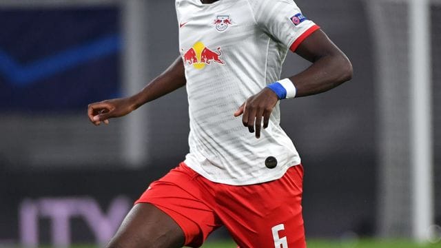 Steht gegen den VfB Stuttgart in der Startelf von RB Leipzig: Ibrahima Konaté in Aktion. Steht gegen den VfB Stuttgart in der Startelf von RB Leipzig: Ibrahima Konaté in Aktion.