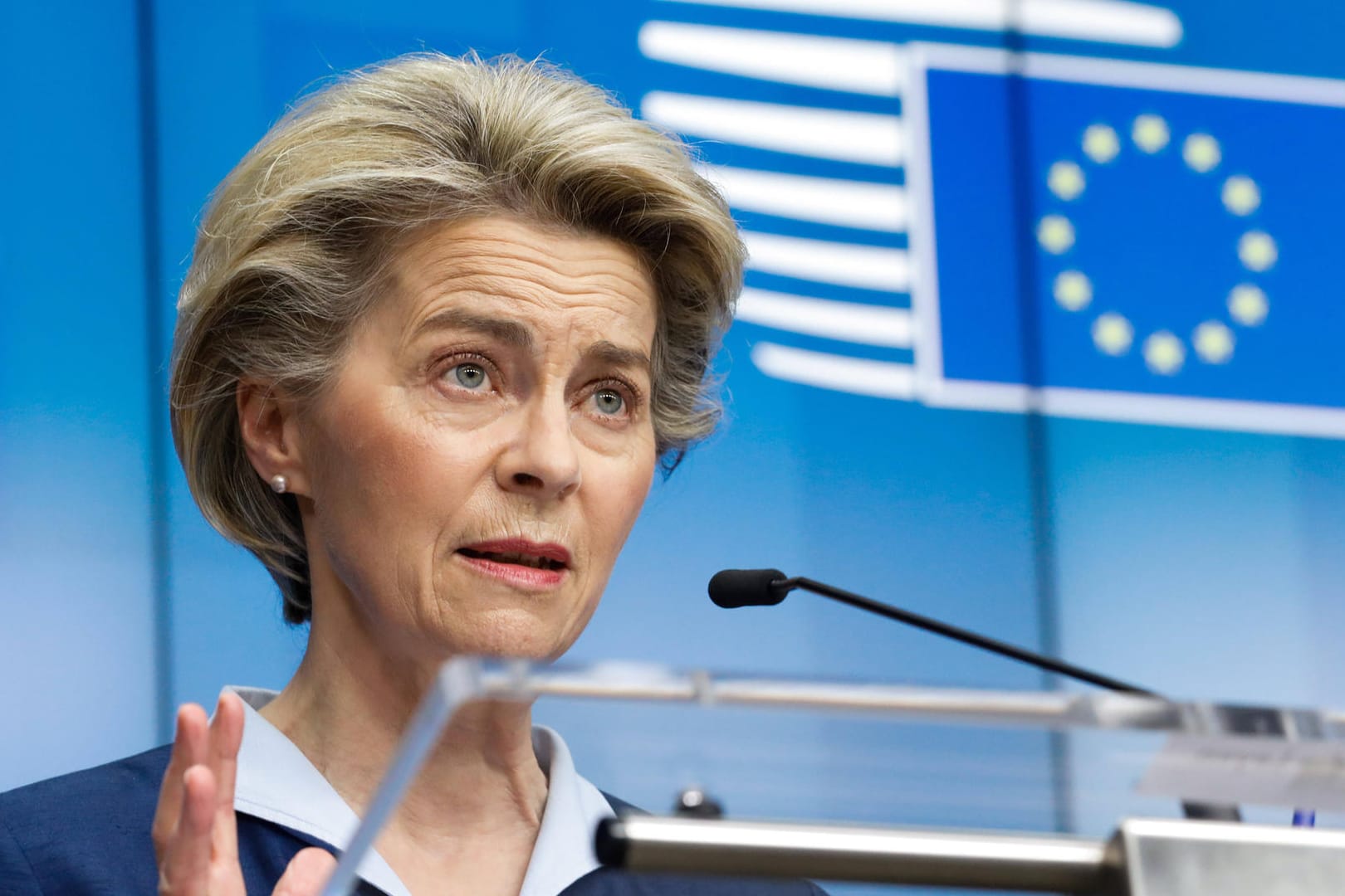 Ursula von der Leyen bei einer Pressekonferenz (Archivbild). Sie glaubt, dass geimpfte US-Touristen bald nach Europa reisen können.