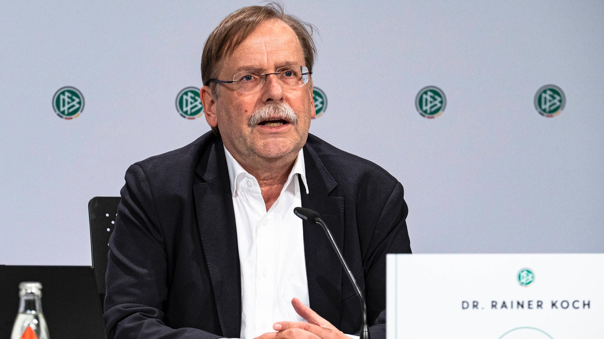 Rainer Koch: Der Vizepräsident des DFB äußerte sich klar zu einer möglichen Ablöse für den neuen Bundestrainer. Rainer Koch: Der Vizepräsident des DFB äußerte sich klar zu einer möglichen Ablöse für den neuen Bundestrainer.