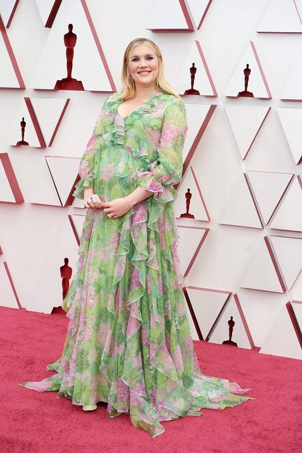 Emerald Fennell: Die Schauspielerin inszenierte ihren Babybauch für den Red Carpet der Oscars.