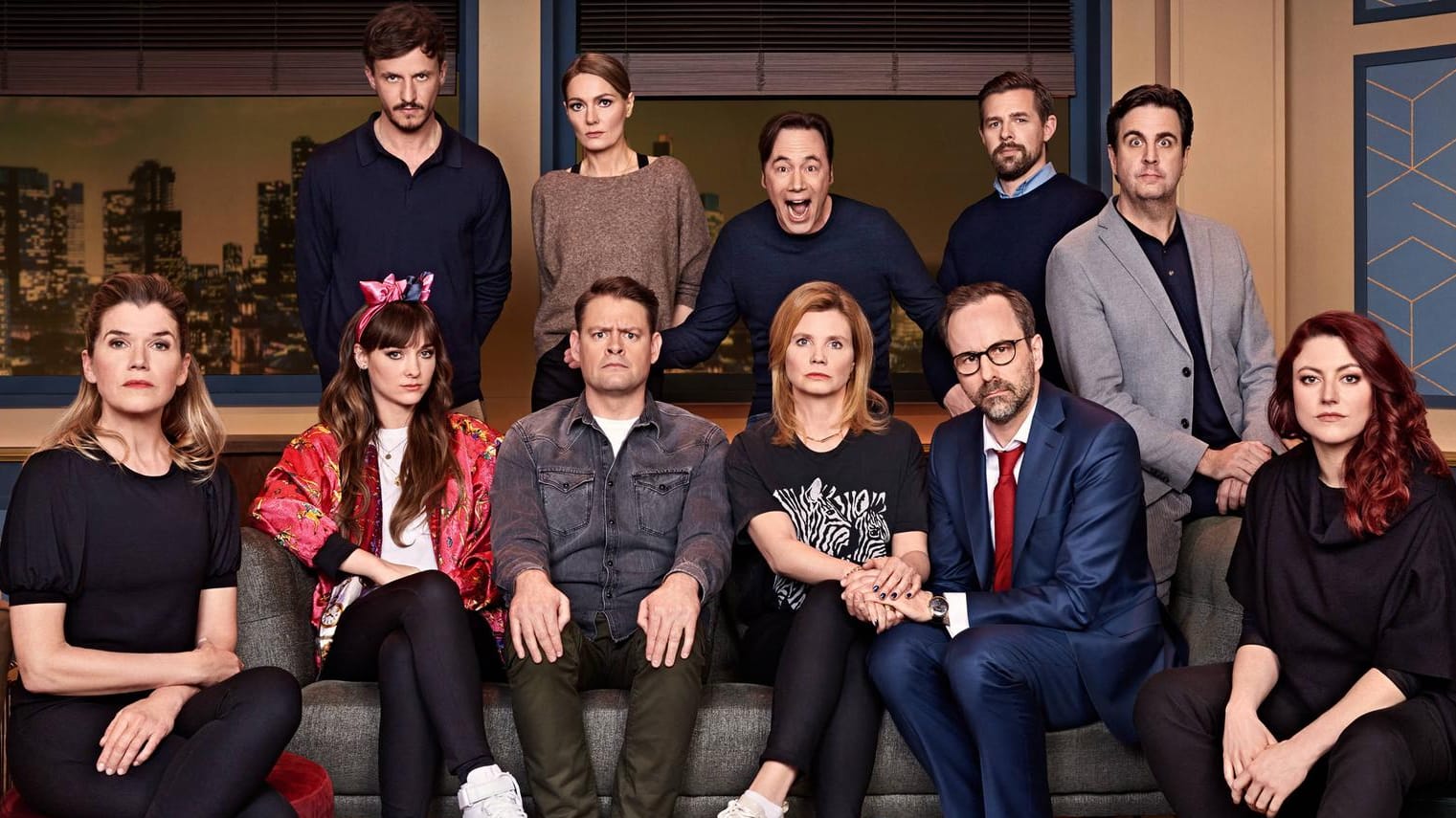 Amazon-Serie "LOL: Last One Laughing": Das ist der offizielle Cast der zweiten Staffel.