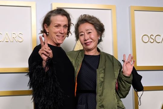 Zwei Gewinnerinnen: Frances McDormand (l) und Youn Yuh Jung.