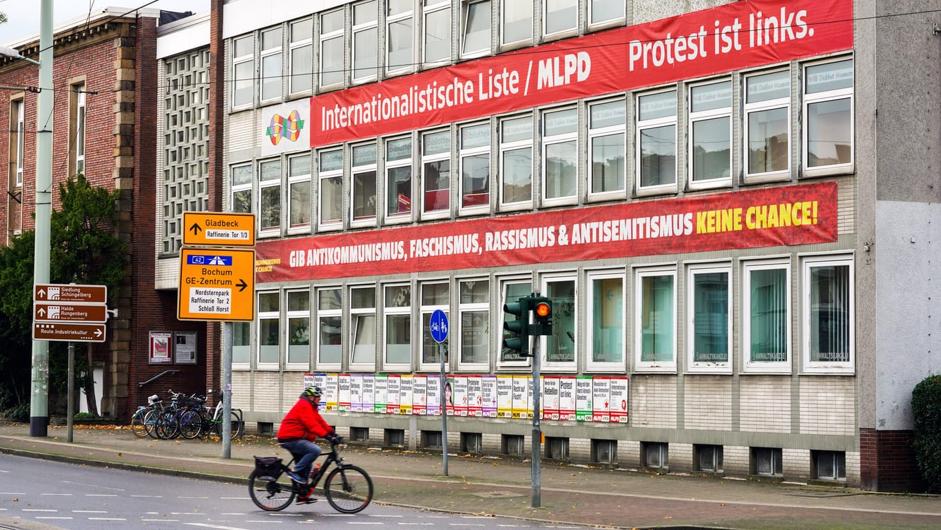 Immerhin ein bisschen Farbe: Parteizentrale der kommunistischen MLPD in Gelsenkirchen