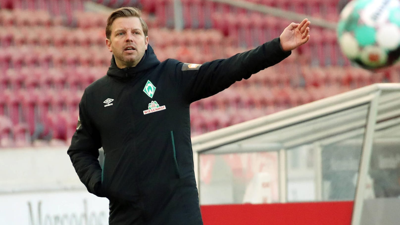 Florian Kohfeldt bleibt Trainer von Werder Bremen.