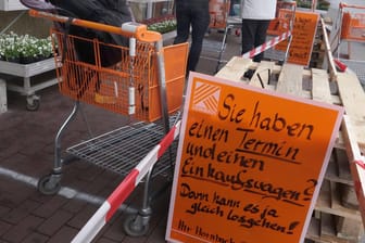 Click und Collect: Inzwischen gibt es strenge Regeln für den Einkauf in Bau- und Gartenmärkten.